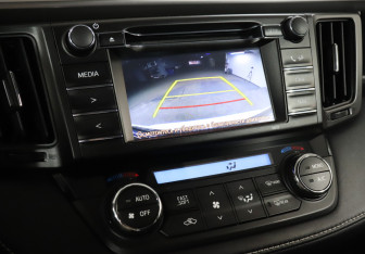 Подержанный автомобиль Toyota RAV4 2015 года (20 фото)