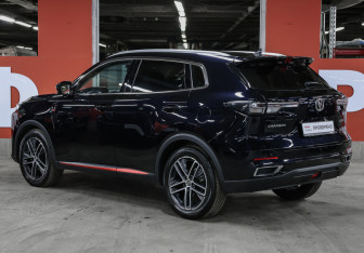 Подержанный автомобиль Changan UNI-S 2024 года (7 фото)