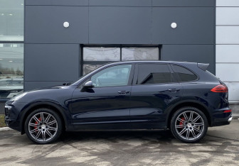 Подержанный автомобиль Porsche Cayenne 2015 года (8 фото)