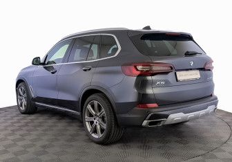 Подержанный автомобиль BMW X5 2020 года (7 фото)
