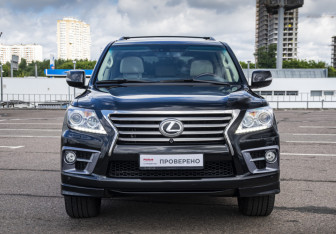 Подержанный автомобиль Lexus LX 2012 года (2 фото)