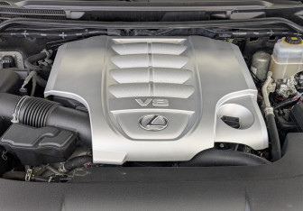 Подержанный автомобиль Lexus LX 2020 года (9 фото)