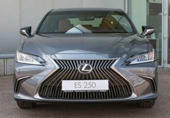 Новый Lexus ES 2025 (18 фото)