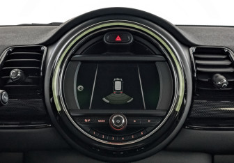 Подержанный автомобиль MINI Clubman Wagon 2018 года (29 фото)