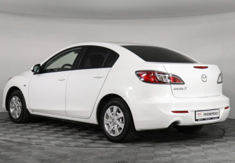 Подержанный автомобиль Mazda 3 Sedan 2011 года (5 фото)