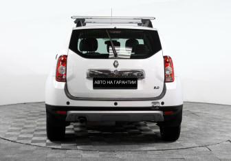 Подержанный автомобиль Renault Duster 2014 года (6 фото)