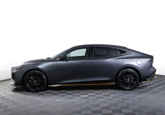 Подержанный автомобиль Changan UNI-V 2023 года (8 фото)