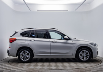Подержанный автомобиль BMW X1 2018 года (4 фото)