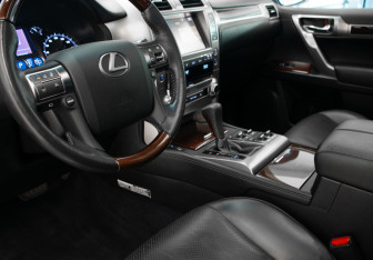Подержанный автомобиль Lexus GX 2015 года (7 фото)