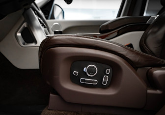 Подержанный автомобиль Land Rover Range Rover 2016 года (25 фото)