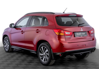 Подержанный автомобиль Mitsubishi ASX 2014 года (7 фото)