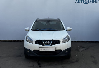 Подержанный автомобиль Nissan Qashqai+2 2011 года (2 фото)