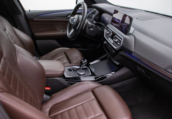 Подержанный автомобиль BMW X3 2021 года (9 фото)