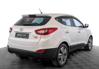 Подержанный автомобиль Hyundai ix35 2014 года (5 фото)