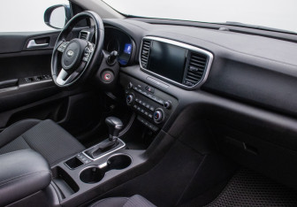 Подержанный автомобиль Kia Sportage 2021 года (10 фото)