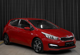 Подержанный автомобиль Kia Ceed Hatchback 2016 года (3 фото)