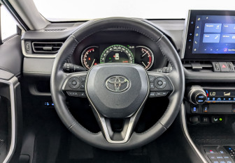 Подержанный автомобиль Toyota RAV4 2022 года (22 фото)