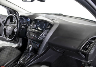 Подержанный автомобиль Ford Focus Wagon 2017 года (7 фото)