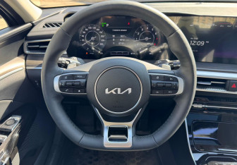 Новый Kia K5 2025 (17 фото)