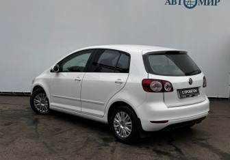 Подержанный автомобиль Volkswagen Golf Plus 2011 года (7 фото)