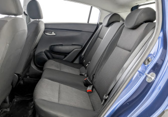 Подержанный автомобиль Kia Rio Hatchback 2021 года (12 фото)