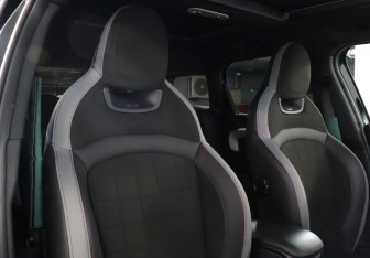 Подержанный автомобиль MINI Countryman 2022 года (16 фото)