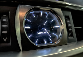 Подержанный автомобиль Lexus LX 2015 года (27 фото)