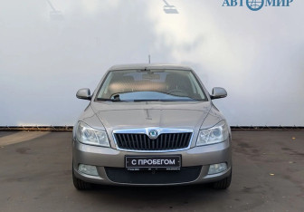 Подержанный автомобиль Skoda Octavia Liftback 2012 года (2 фото)