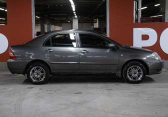 Подержанный автомобиль Toyota Corolla Sedan 2006 года (4 фото)