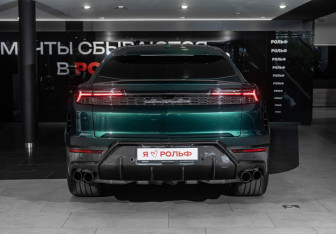 Подержанный автомобиль Lamborghini Urus 2025 года (5 фото)