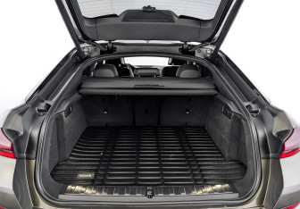 Подержанный автомобиль BMW X6 2020 года (10 фото)