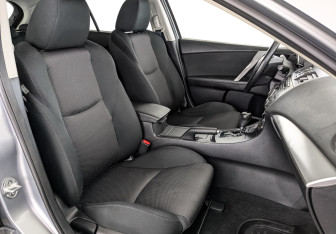 Подержанный автомобиль Mazda 3 Hatchback 2012 года (23 фото)