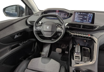 Подержанный автомобиль Peugeot 5008 Suv 2021 года (26 фото)