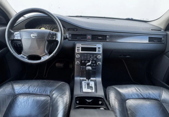 Подержанный автомобиль Volvo S80 2007 года (9 фото)