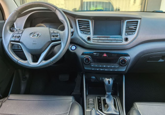 Подержанный автомобиль Hyundai Tucson 2018 года (14 фото)