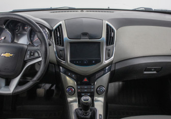 Подержанный автомобиль Chevrolet Cruze Sedan 2013 года (14 фото)