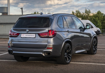 Подержанный автомобиль BMW X5 2018 года (6 фото)