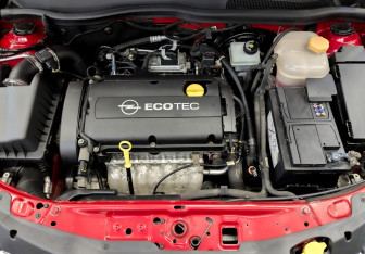 Подержанный автомобиль Opel Astra Hatchback 2007 года (9 фото)