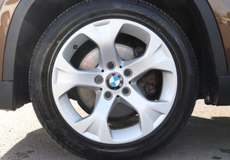Подержанный автомобиль BMW X1 2013 года (16 фото)