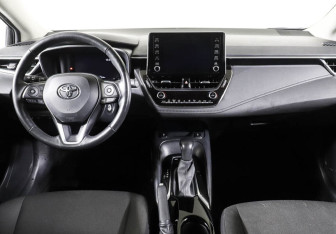 Подержанный автомобиль Toyota Corolla Sedan 2019 года (6 фото)