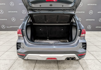 Подержанный автомобиль Kia Rio Hatchback 2021 года (9 фото)