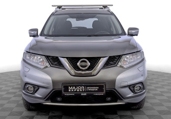 Подержанный автомобиль Nissan X-Trail 2015 года (2 фото)