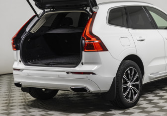 Подержанный автомобиль Volvo XC60 2020 года (18 фото)