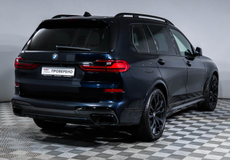 Подержанный автомобиль BMW X7 2019 года (5 фото)
