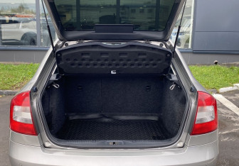 Подержанный автомобиль Skoda Octavia Liftback 2013 года (10 фото)