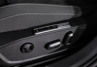 Подержанный автомобиль Volkswagen Golf Hatchback 2021 года (19 фото)