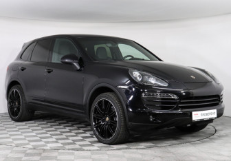 Подержанный автомобиль Porsche Cayenne 2012 года (3 фото)