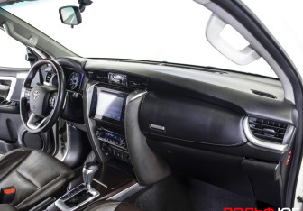 Подержанный автомобиль Toyota Fortuner 2017 года (9 фото)