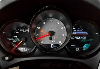 Подержанный автомобиль Porsche Macan 2021 года (16 фото)