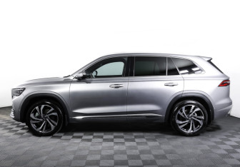 Подержанный автомобиль Geely Monjaro 2024 года (8 фото)